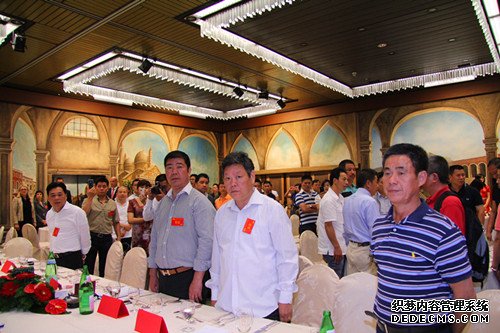 http://mmbiz.qpic.cn/mmbiz/jUJutK0YPJJm2TNxLyyFE6OHkXPRSblNHBqma55NarqE12XKodFCQhbnJEZxw4FM7Olo1ic4eClDicib1zvnNx2hg/0