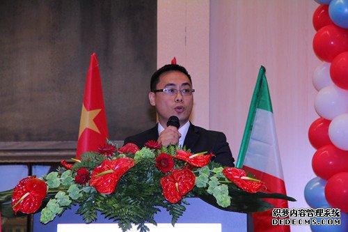 http://mmbiz.qpic.cn/mmbiz/jUJutK0YPJJm2TNxLyyFE6OHkXPRSblNpGkicsh7hN3jNwjQErOreotREuSFtKtMGHNf8GWdJRwQLuRhGp55jrQ/0