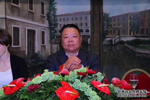 http://mmbiz.qpic.cn/mmbiz/jUJutK0YPJJm2TNxLyyFE6OHkXPRSblN2uggpgj1aMPUl4QbMhZGgicvibAshmDIeE9ibyjicVdsQLSqxLMTxkzCNA/0