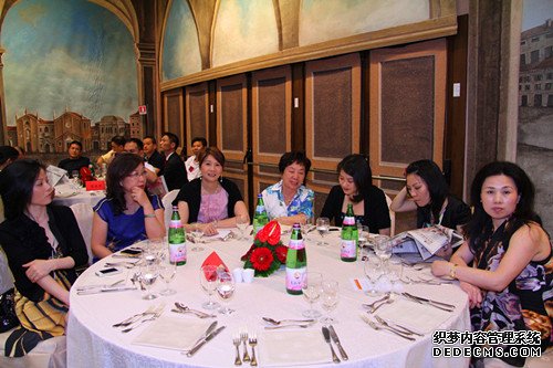 http://mmbiz.qpic.cn/mmbiz/jUJutK0YPJJm2TNxLyyFE6OHkXPRSblNFSzJ45NbQa0fkFhXialDDpx689gtMH0KOHLKx8WRdZjDoeY7yB5waibQ/0