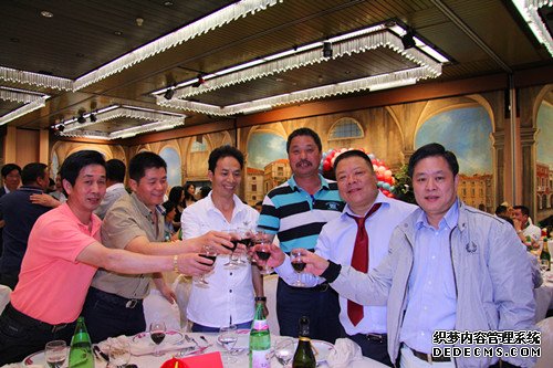 http://mmbiz.qpic.cn/mmbiz/jUJutK0YPJJm2TNxLyyFE6OHkXPRSblN6ib6icHYWfyGCXx3xbMh1vhtAyEmmCZjUKH8bd5uNZAxLXvaqnK4Aic1w/0