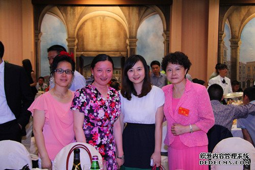 http://mmbiz.qpic.cn/mmbiz/jUJutK0YPJJm2TNxLyyFE6OHkXPRSblNOTQ3X4bviaRBdF2MWibo4PSS9KNATbHOvz2XqcESORHjFAiaCNviab6BdQ/0