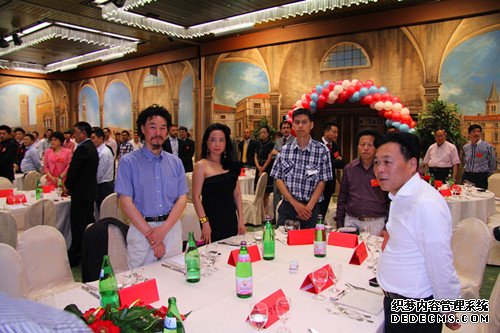 http://mmbiz.qpic.cn/mmbiz/jUJutK0YPJJm2TNxLyyFE6OHkXPRSblNze78TUPAia2FQ2LlrQL2NKjtLBuYnQZ0MKv8BhoeCnIEibg8F2b4X3wQ/0